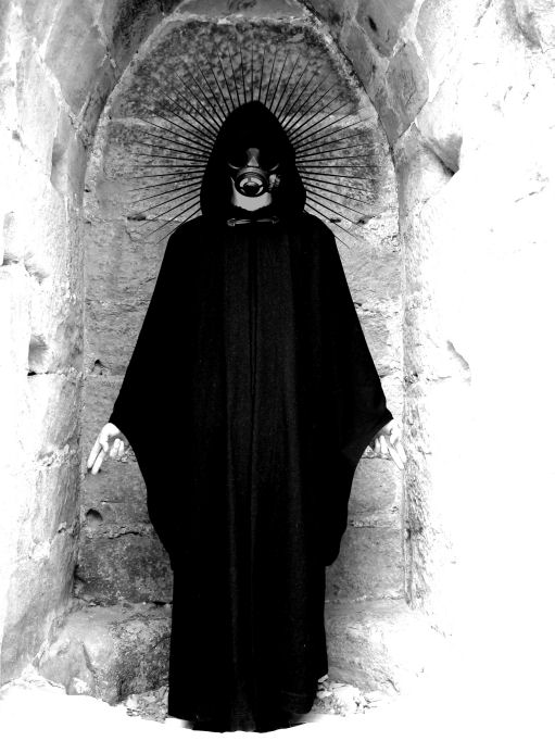 https://www.lazone.org/data/img/nihil/saint2.jpg
