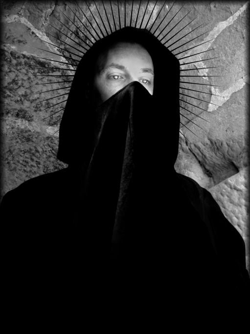 https://www.lazone.org/data/img/nihil/saint3.jpg