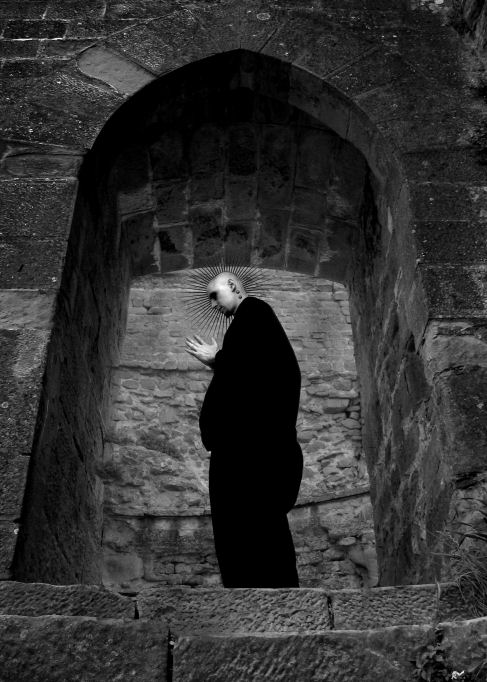 https://www.lazone.org/data/img/nihil/saint6.jpg